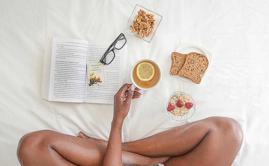 Best Bedtime Snacks for Weight Loss (And Muscle Gain)