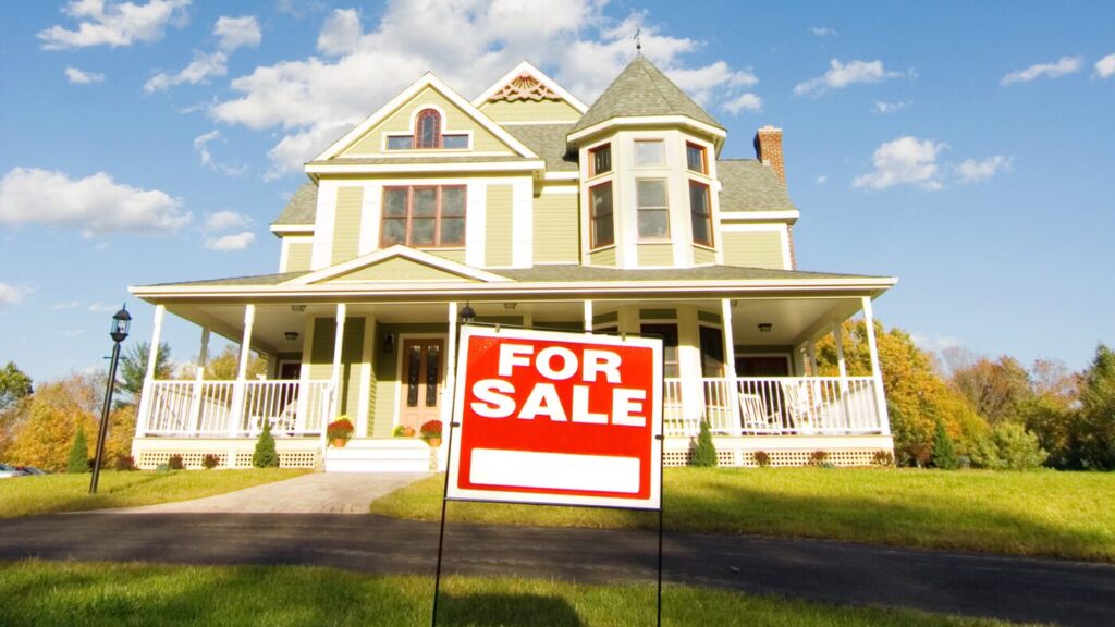 6 Telltale Signs Your House Will Sell Fast on the Real Estate Market